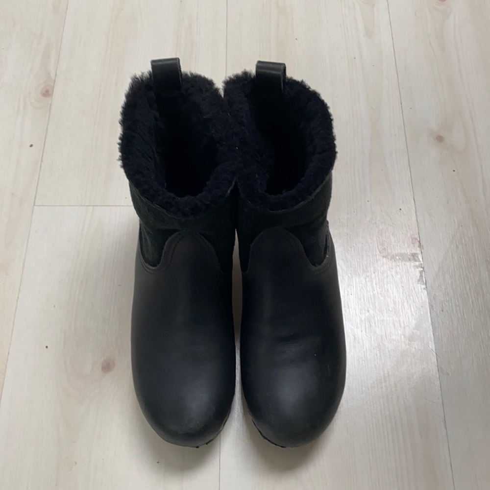 No. 6 5” Pull on Shearling Clog Boot in Mid Heel Black Suede size 42